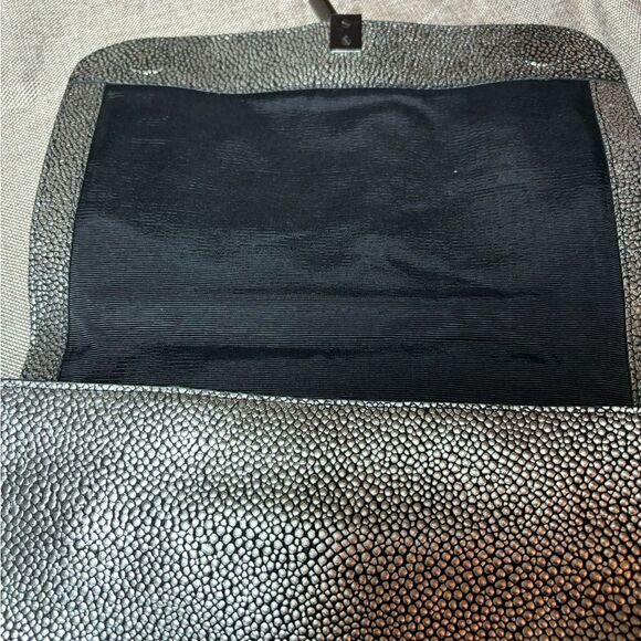ELIZABETH & JAMES Silver Metallic Pebbled Leather Flap Over Clutch Handbag - Picture 8 of 11
